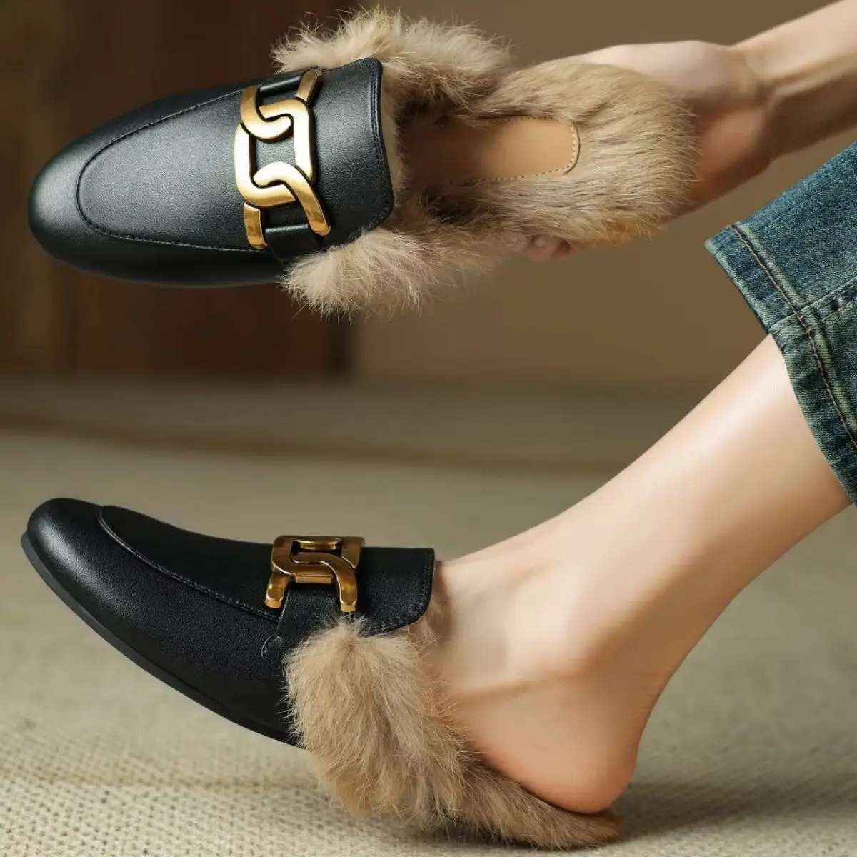 Winter New Women Shoes Round Toe Metal Buckle Flat Warm Plush Slippers Elegant Ladies Slingback Shoes