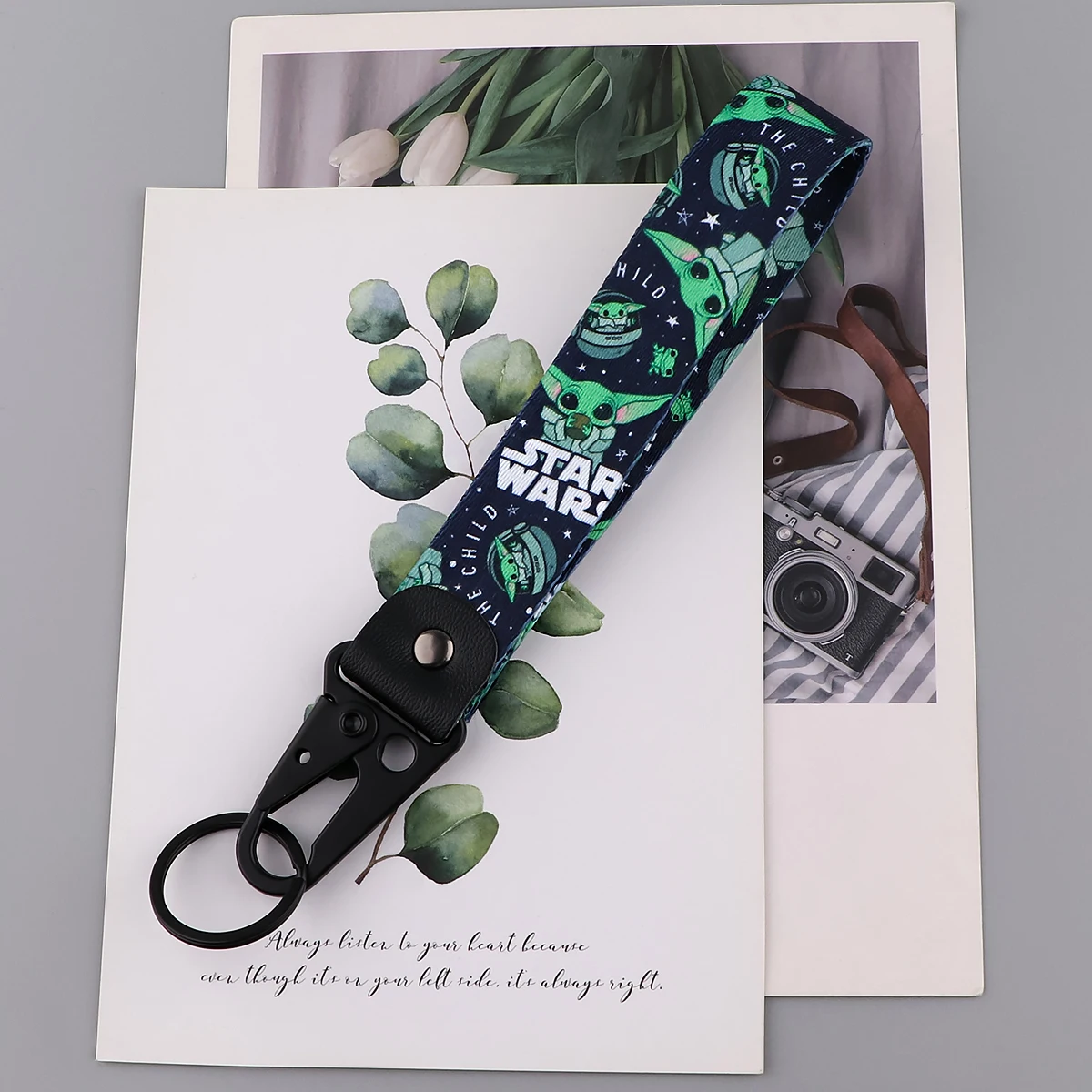 ER1952 Blue Alien Cartoon portachiavi corto aquila becco cordino per telefono corda porta Badge USB ciondolo chiavi auto cordino gioielli