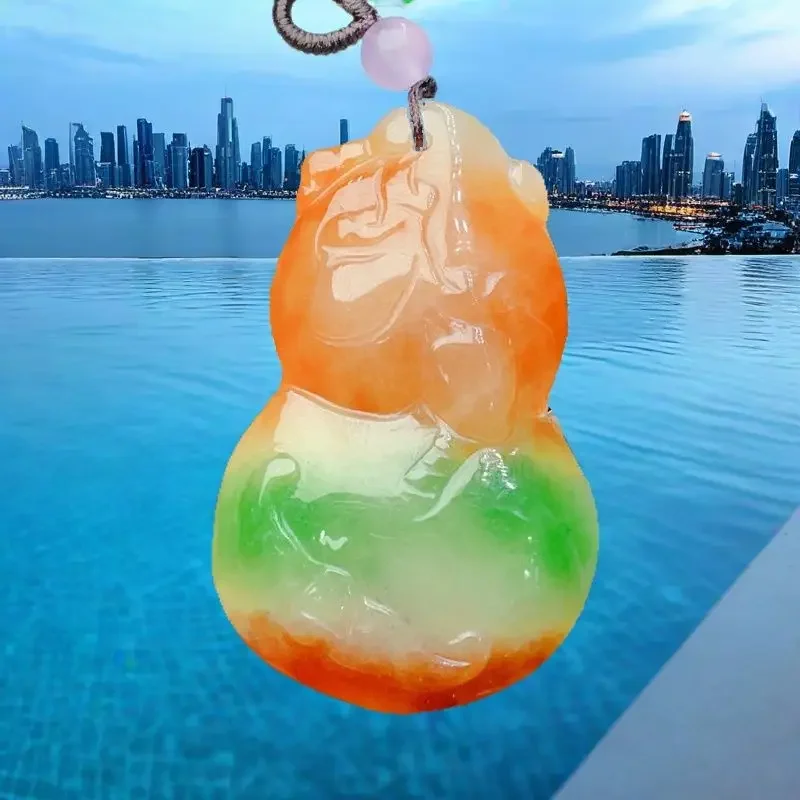 

Jadeite natural glutinous seed three-color gourd pendant, new high-grade fine carving, warm and delicate, lucky gift boutique