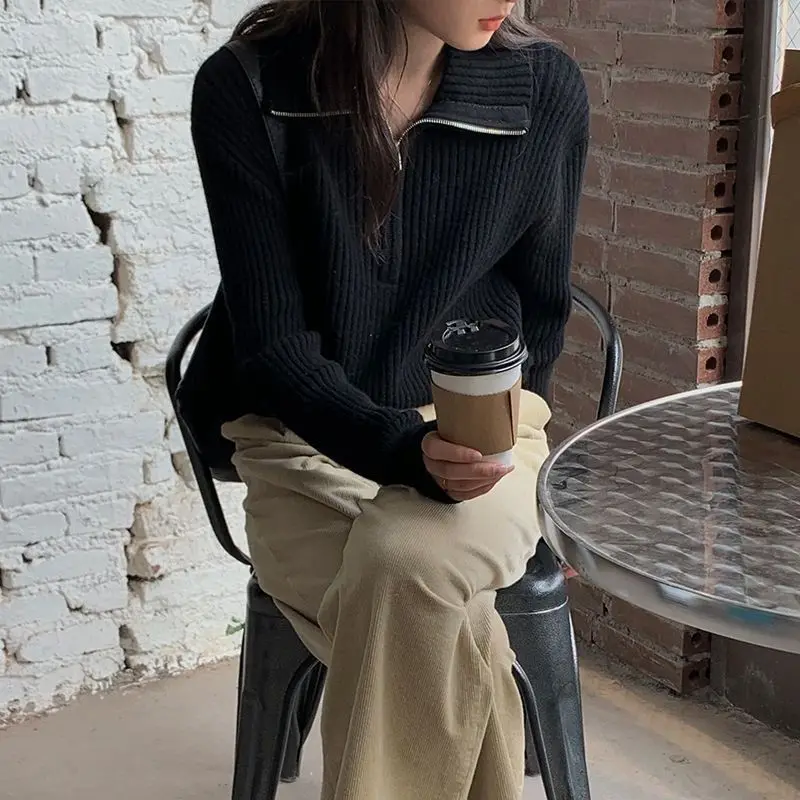 New Zipper Sweater Knitted Sweater Women\'s Loose Outerwear Bottom Fashionable Top Design Sense Niche