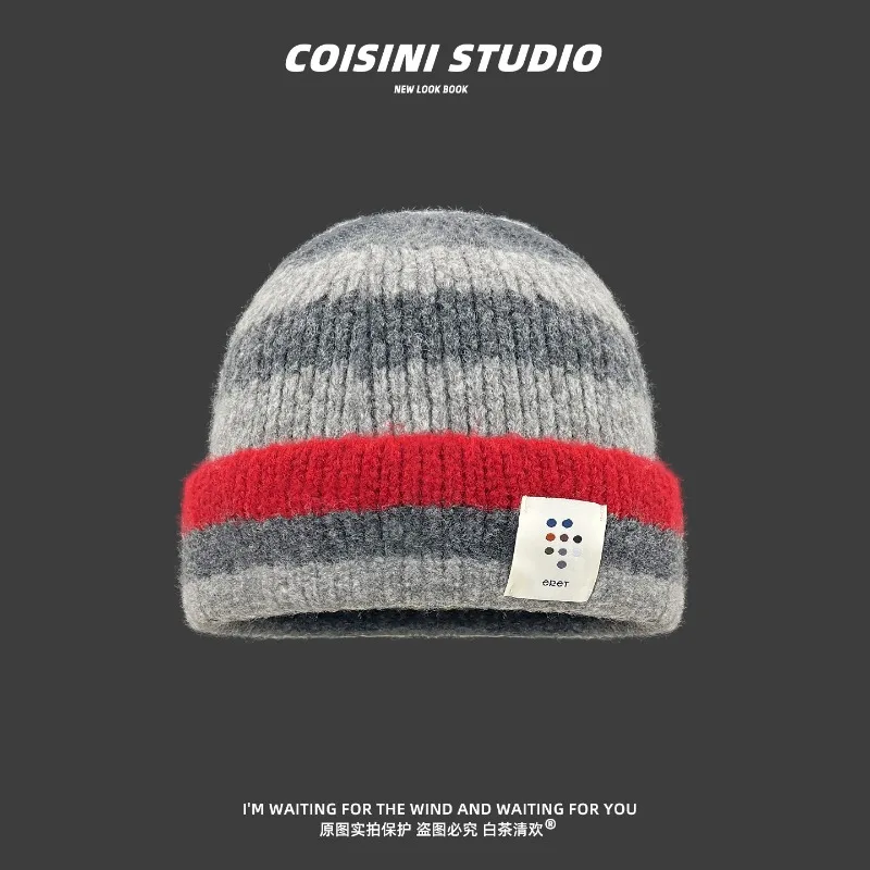 Japanische Retro-Strickmütze mit Streifenmuster und aufgesetzten Elementen für Damen und Herren, Wintermode, warm, schützt die Ohren, Mütze im Skull-Design. – Detail 3