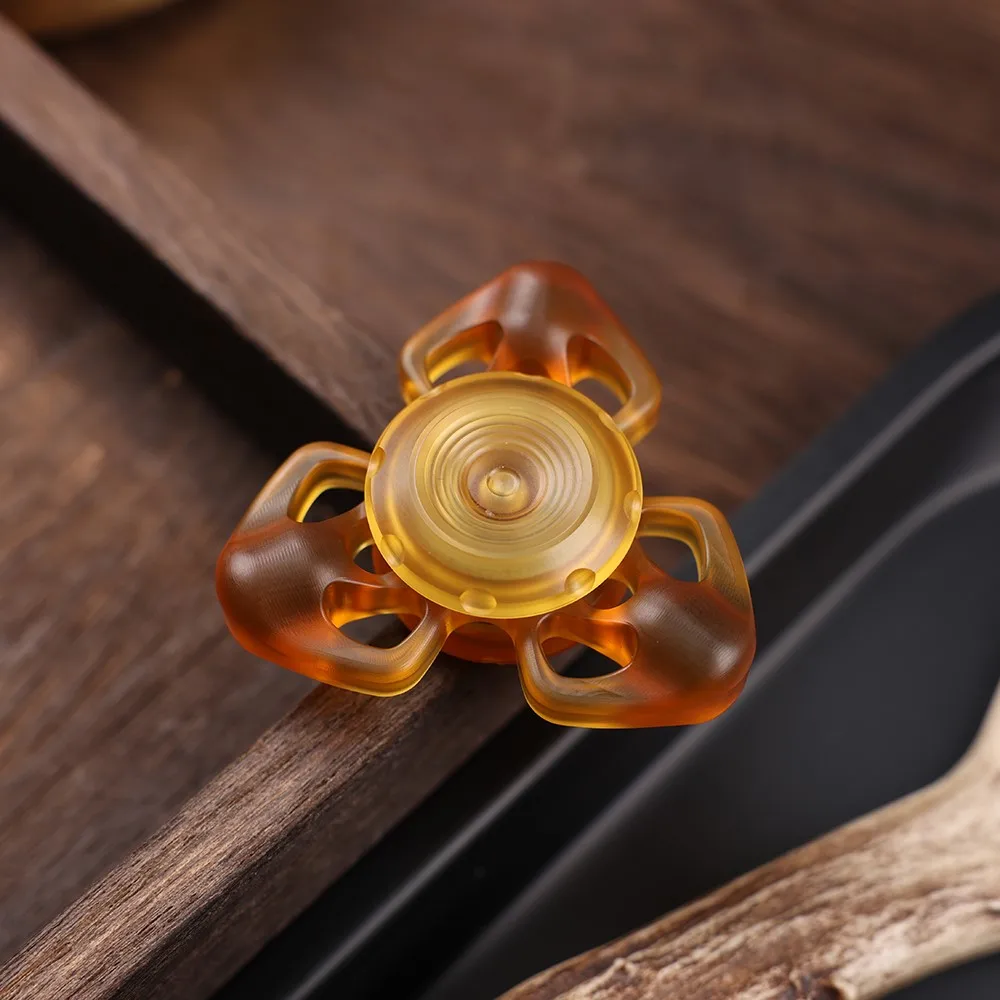 CHIMAGO EDC Esorcismo PEI Tre Foglie Spinner Fidget Spinner Agitarsi Giocattoli Per Adulti Accessori Da Scrivania Da Ufficio Giocattolo Alleviare Lo Stress