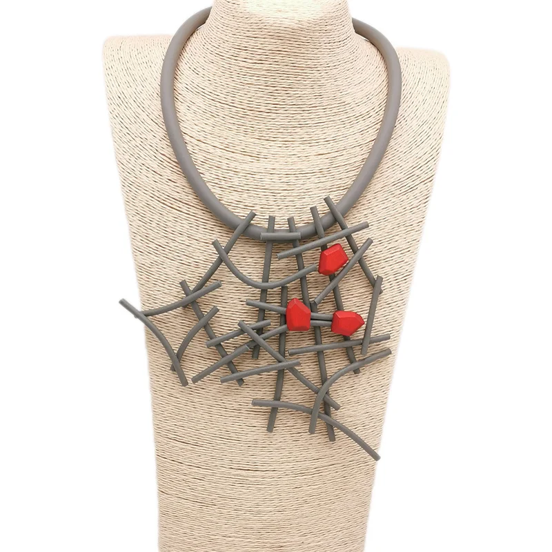 UKEBAY Neue Designer-Luxus-Halsketten für Frauen, handgefertigte Gothic-Anhänger-Halskette, Gummi-Schmuck, Holz-Accessoires, Statement-Schmuck – Detail 12