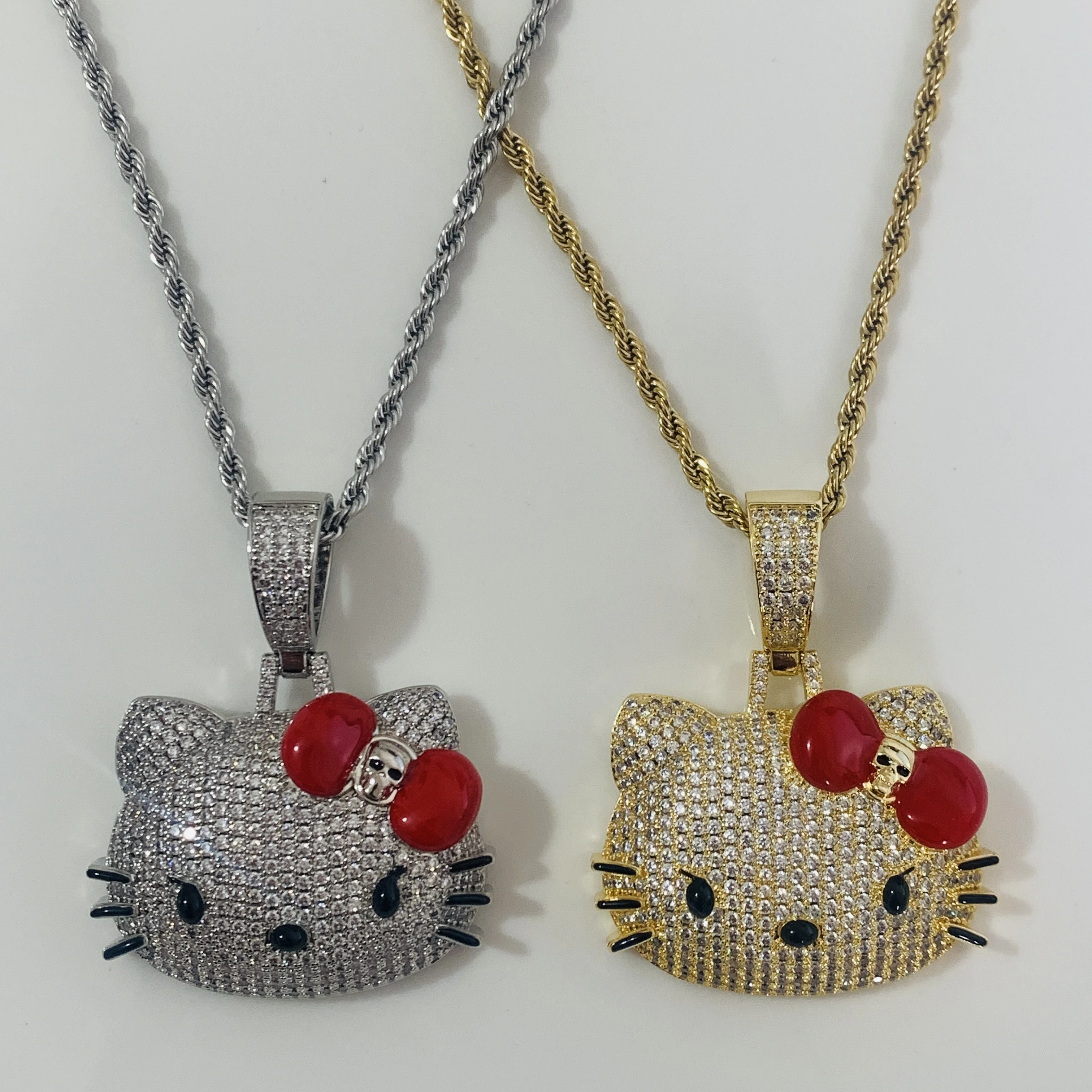 

Sanrio Hello Kitty Necklace Y2K Cute Cartoon Zircon Kitty Pendant Gold Plated Necklace High End Fashion Gifts for Men and Women