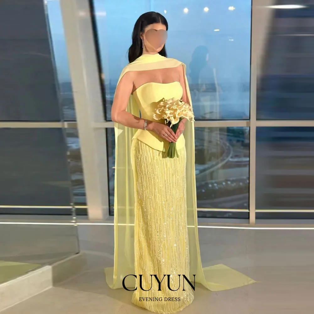 Cuyun amarelo luxo feminino vestido de noite 2025 personalizado sem alças miçangas vestido de baile com xale elegante vestido de festa árabe saudita