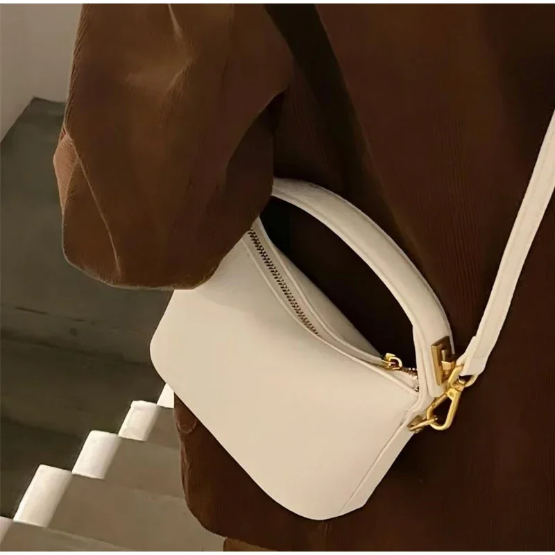 Cloud Bag Niche Design กล่องอาหารกลางวันกระเป๋า Retro กระเป๋าถือไหล่กระเป๋า Crossbody Pu หนังนุ่มทุกวันเดินทางกระเป๋าสี่เหลี่ยมเล็ก