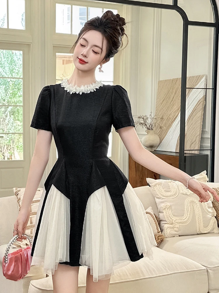 Novo verão feminino preto branco emendado vestido de noite manga puff magro mini vestidos elegante tule hem festa cocktail baile moda