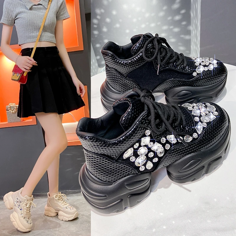 

Женская модная повседневная вулканизированная обувь, чисто белая обувь на высоком каблуке на платформе, легкая спортивная обувь, инкрустированная бриллиантами, роскошная дизайнерская обувь