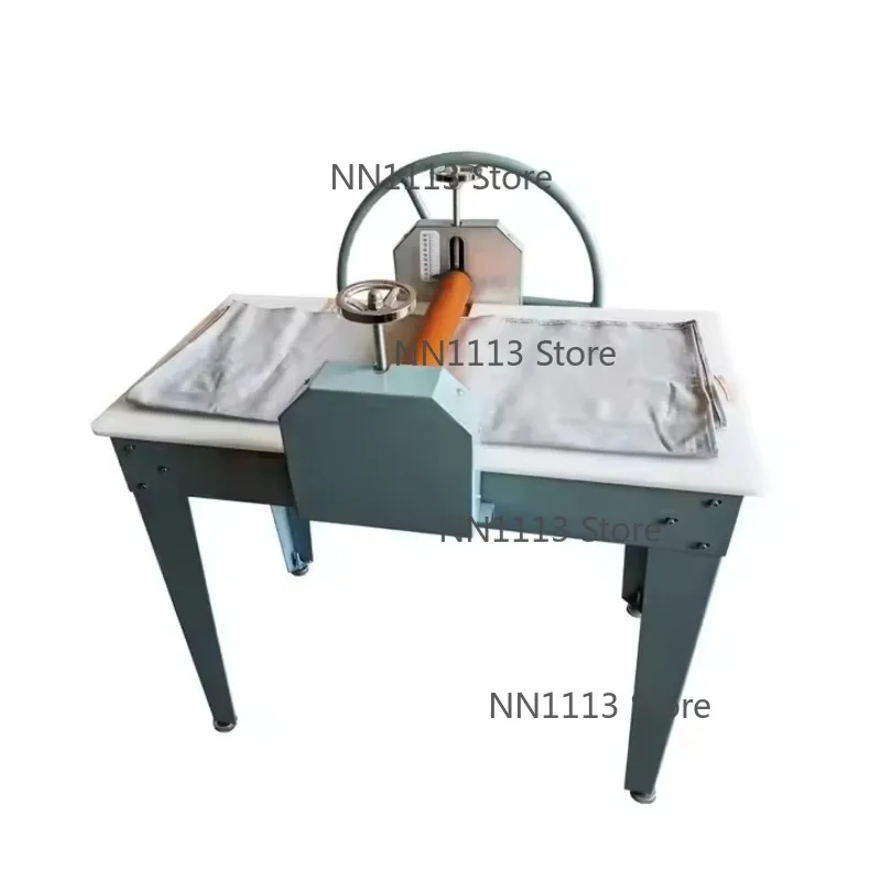 Factory Supply Special Equipment for Manual Mud Press with Single Roller Gear and Variable Speed Porcelain Plate.