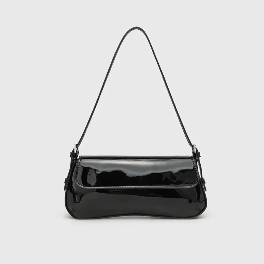 

Red senior minimalist women's bags spring and summer new fashion exquisite Europe and the United States flap retro shoulder bag