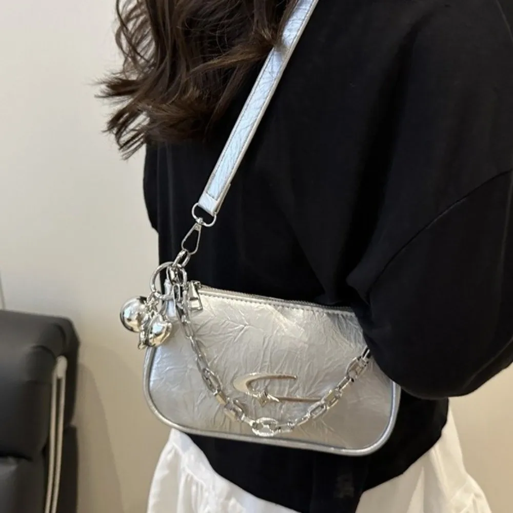 PU Y2K Shoulder Bag Metal Ball Pendant Pleated Design Metal Chain Hobo Handbag White Color Zipper Closure Underarm Bag Dating 3