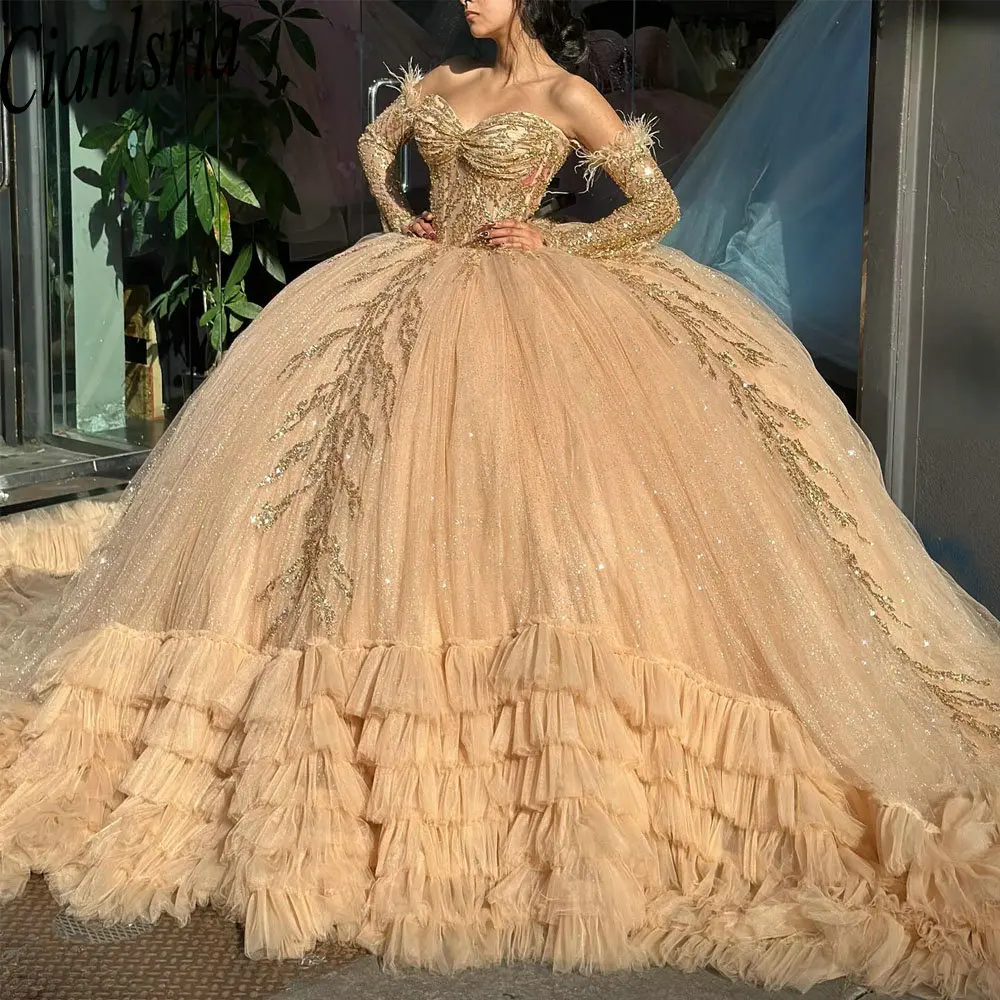 Vestidos Quinceanera com lantejoulas douradas, vestido de baile Beading, manga destacável, plissado em camadas, doce 15 aniversário