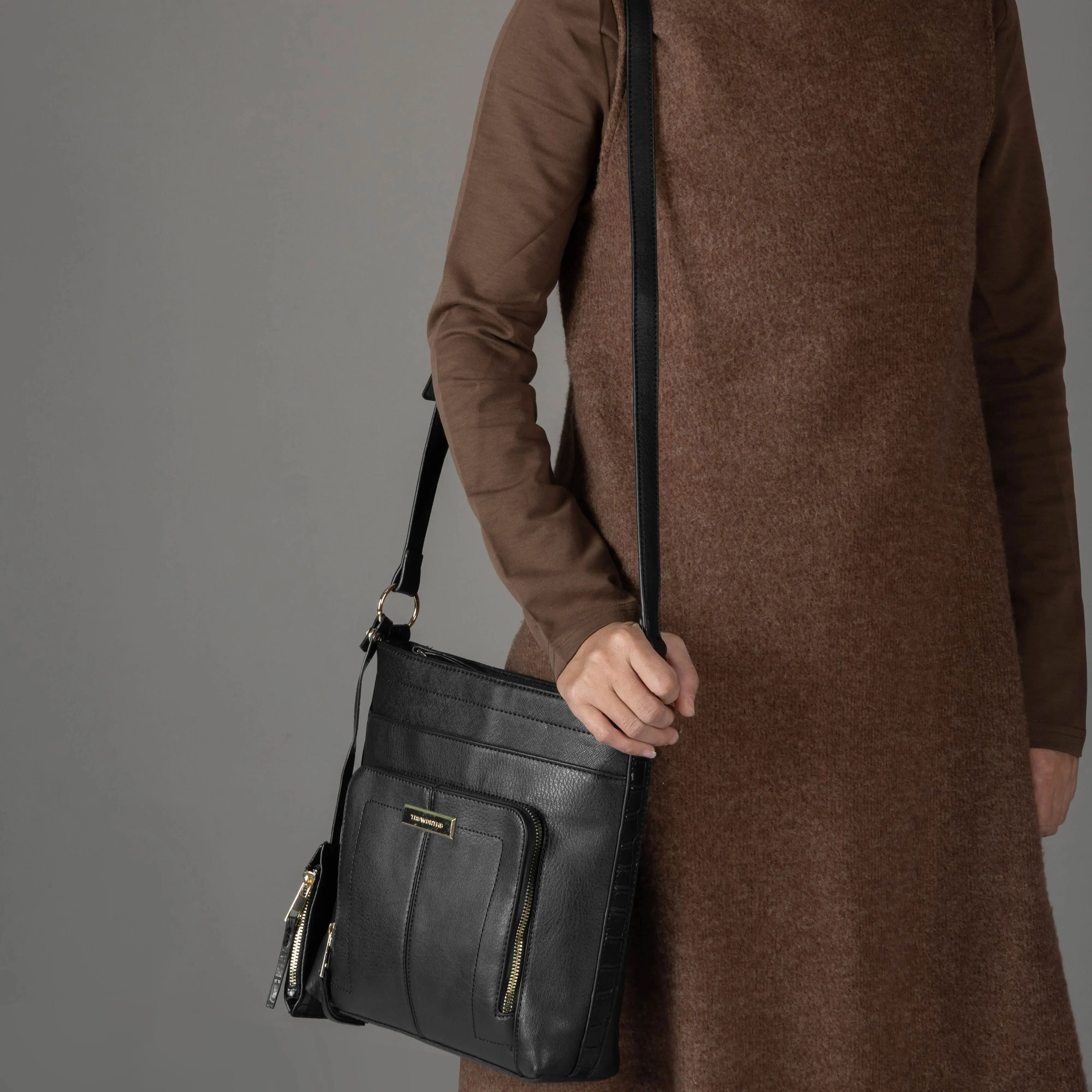 

Fashion Women Crossbody Bag Black PU Leather Purse Multi-pocket Messenger Bag Zipper Shoulder Bag for Commuting Travel
