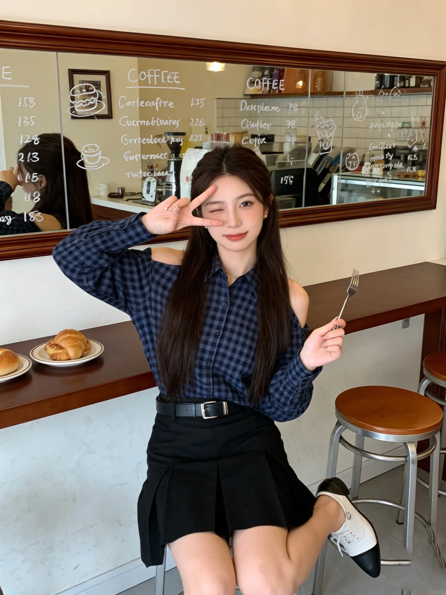 

Trendy Shoulder Bared Plaid Long Sleeve Women's Shirt Casual Loose Versatile Top for Spring 2026 Spicy Girl Style Breathable ...