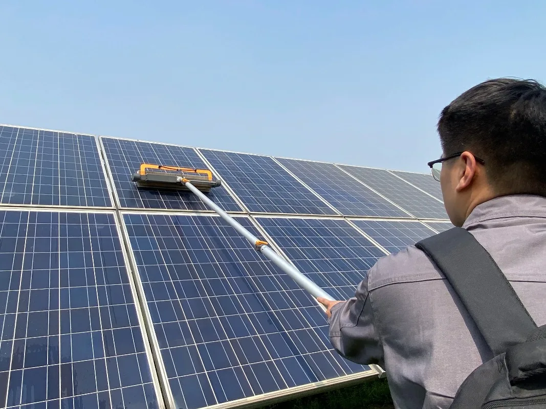 

【specialized】Zhenda Factory AC Power 5.5M Roller Head Photovoltaic Brushless Motor Waterproof Solar Panel Cleaning