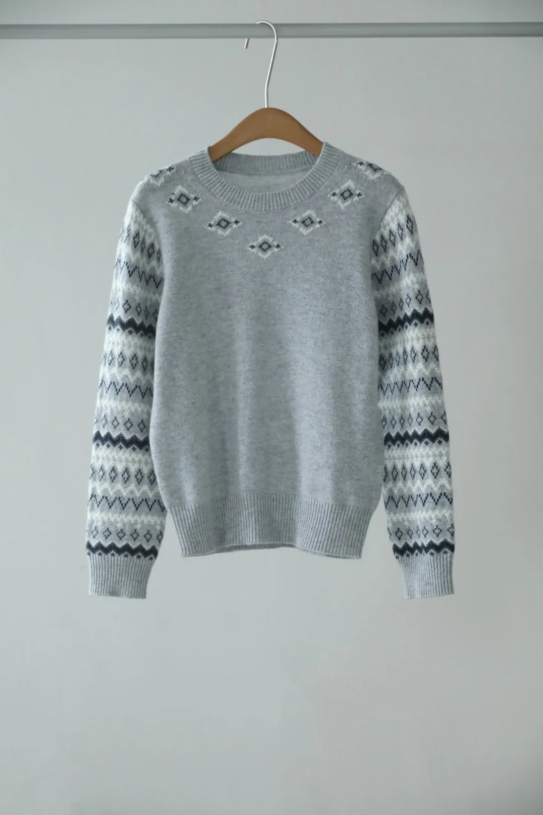 Nordic style 100% cashmere classic round neckline pullover