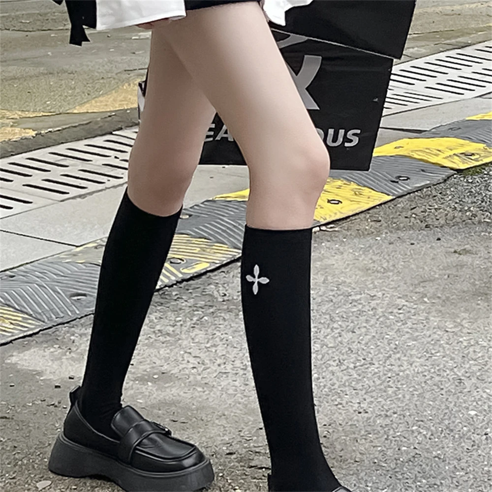 

Korean ins tide spring and summer monochrome embroidered calf JK wind model black and white knee stockings XS203