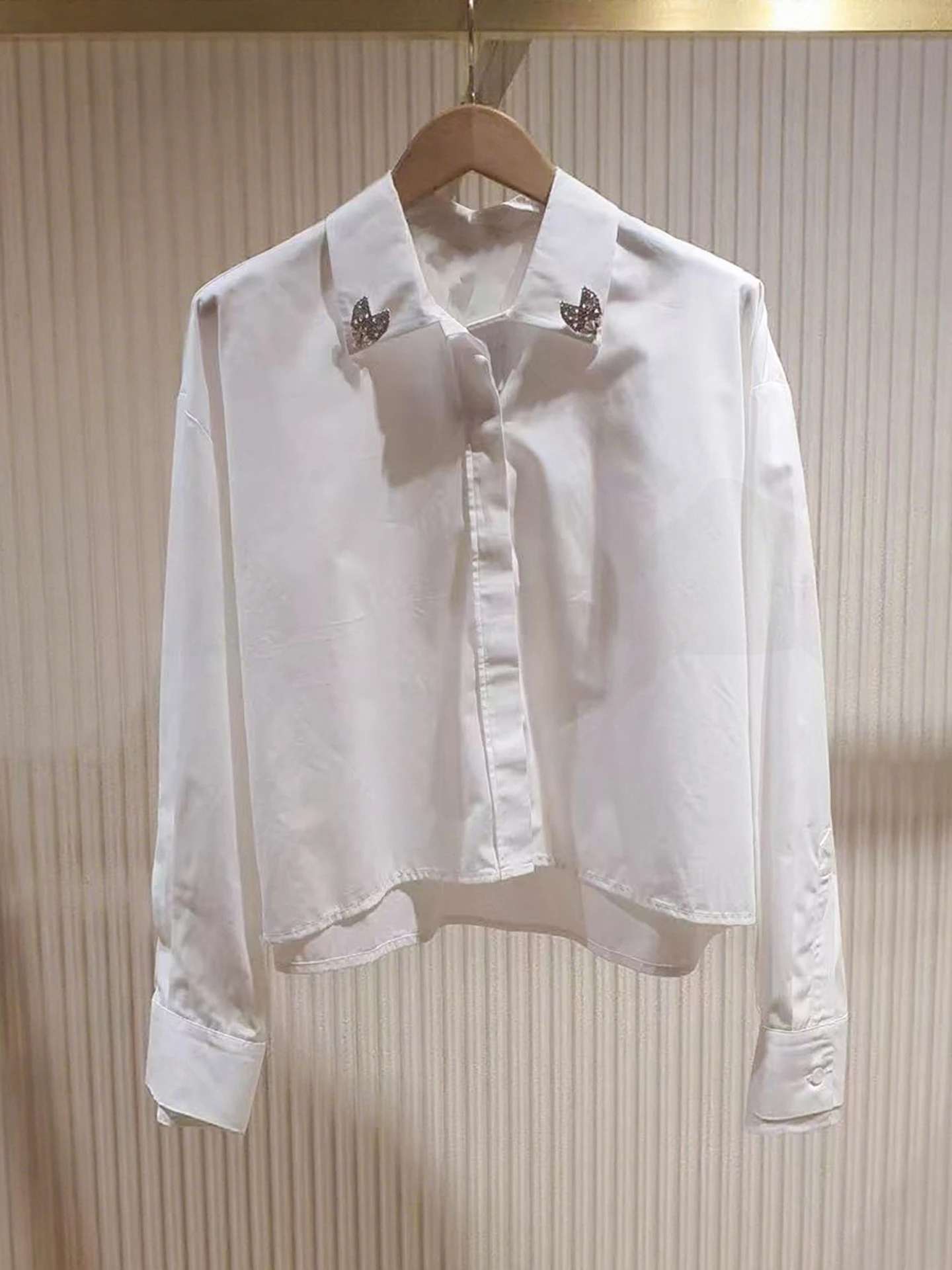 

Ele Casual Diamond Decorated Collared irt Versatile Top for Women M Home Nan You High End Faion Autumn 2025