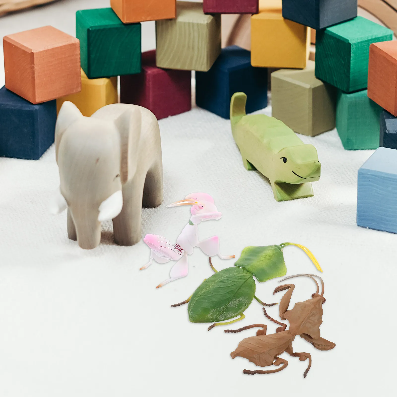 

3Pcs Realistic Simulation Insect Ornament Plastic Simulated Mantis Decoration for Kids Room Garden Educational Artificial Insect