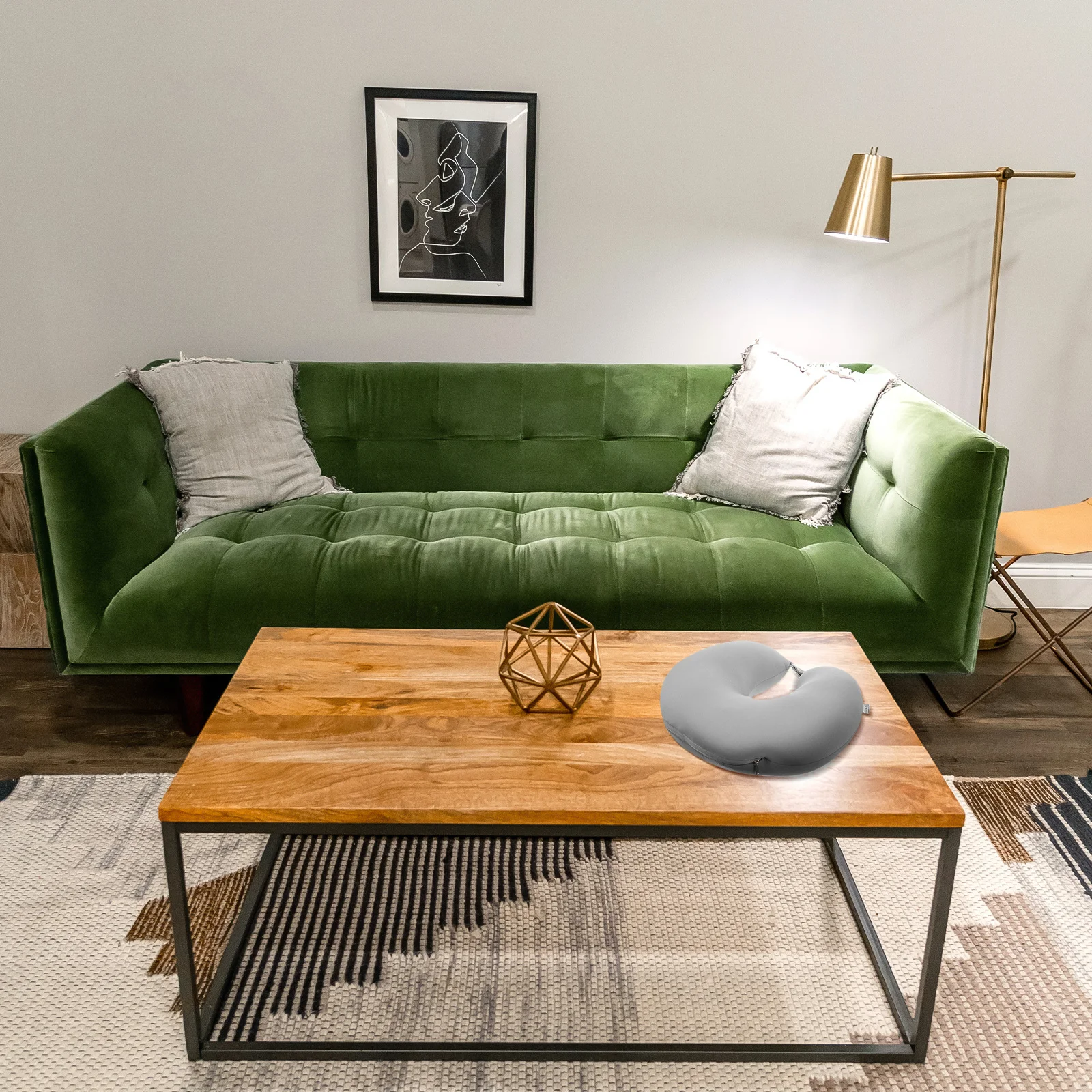 

1Pcs Portable U-Shaped Neck Pillow Reversible Design Comfortable Travel Pillow for Sitting Rest on Bus Train Or Flight