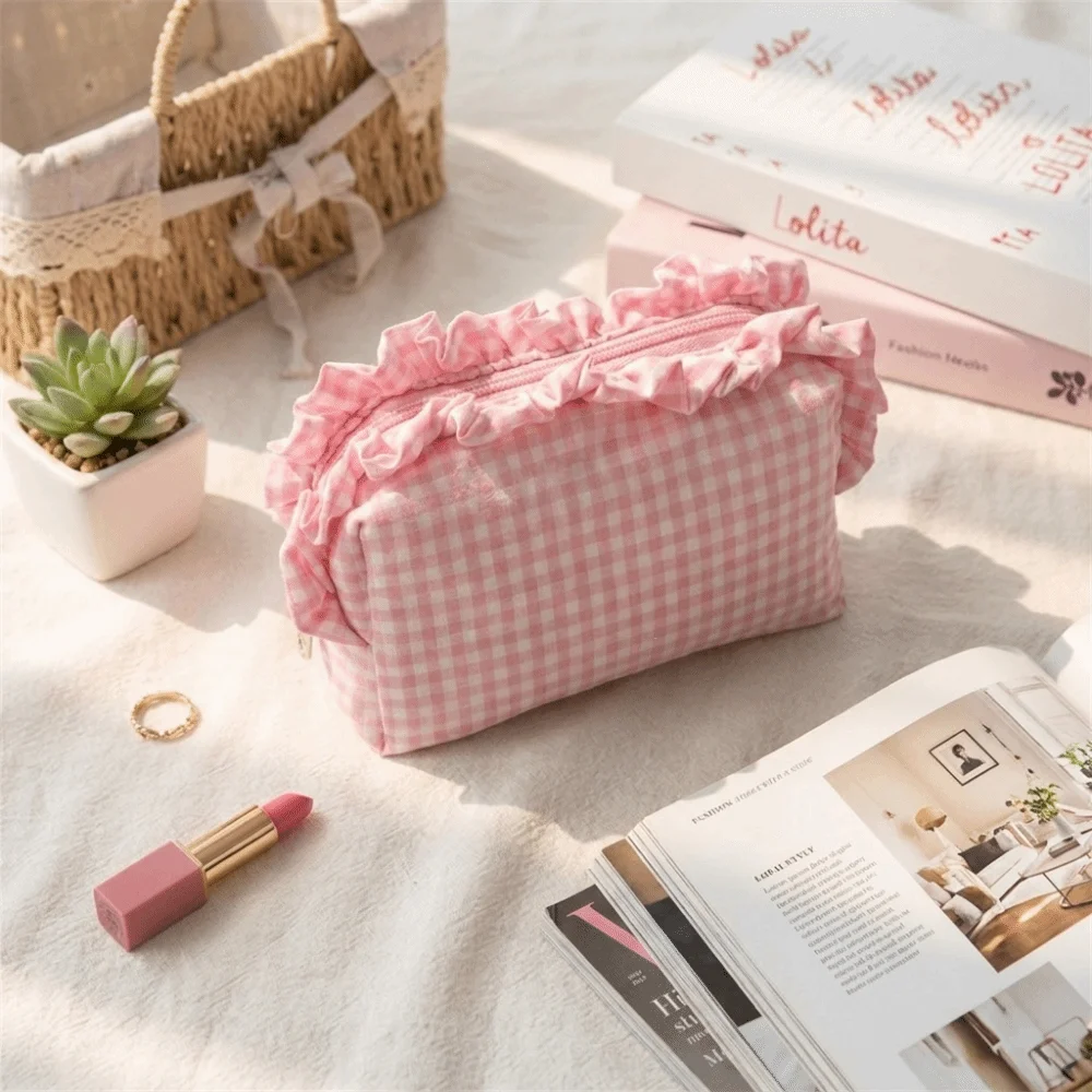 Quilted Design Ruffle Edge Makeup Bag Large Capacity Zipper Closure Plaid Pattern Cosmetic Bag Durable Washable Toiletry Bag