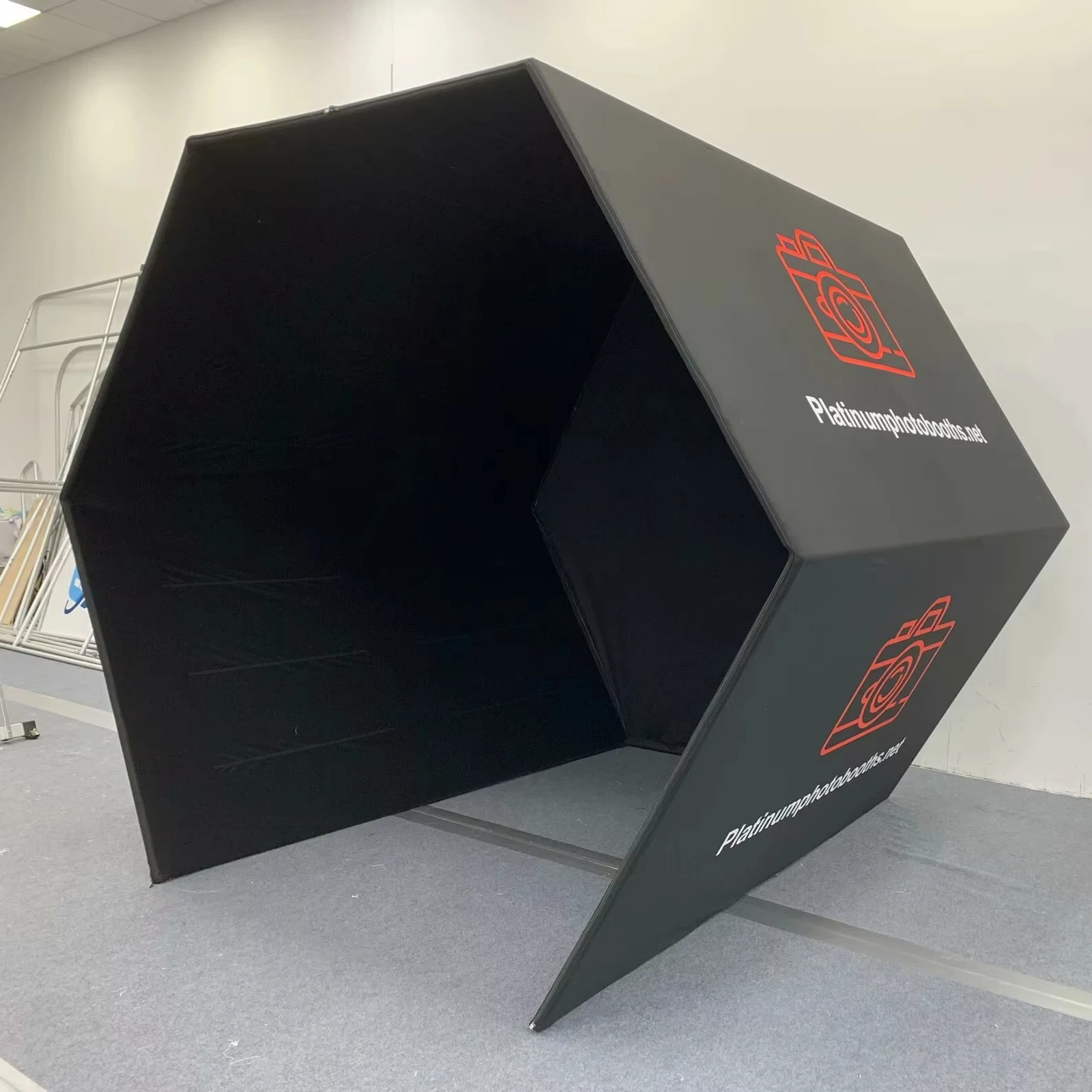 

2025 Custom Photo Studio Grand 360 Photo Booth Enclosure With Led Lights Tunnel Hexagonal