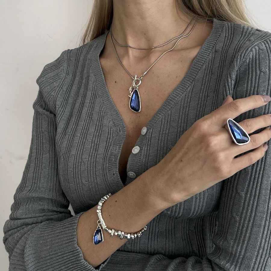 Simple Creative Opposite Sex Brick Inlaid Geometric Pendant Necklace 2026 Niche Design Sense Girls Fashion Jewelry