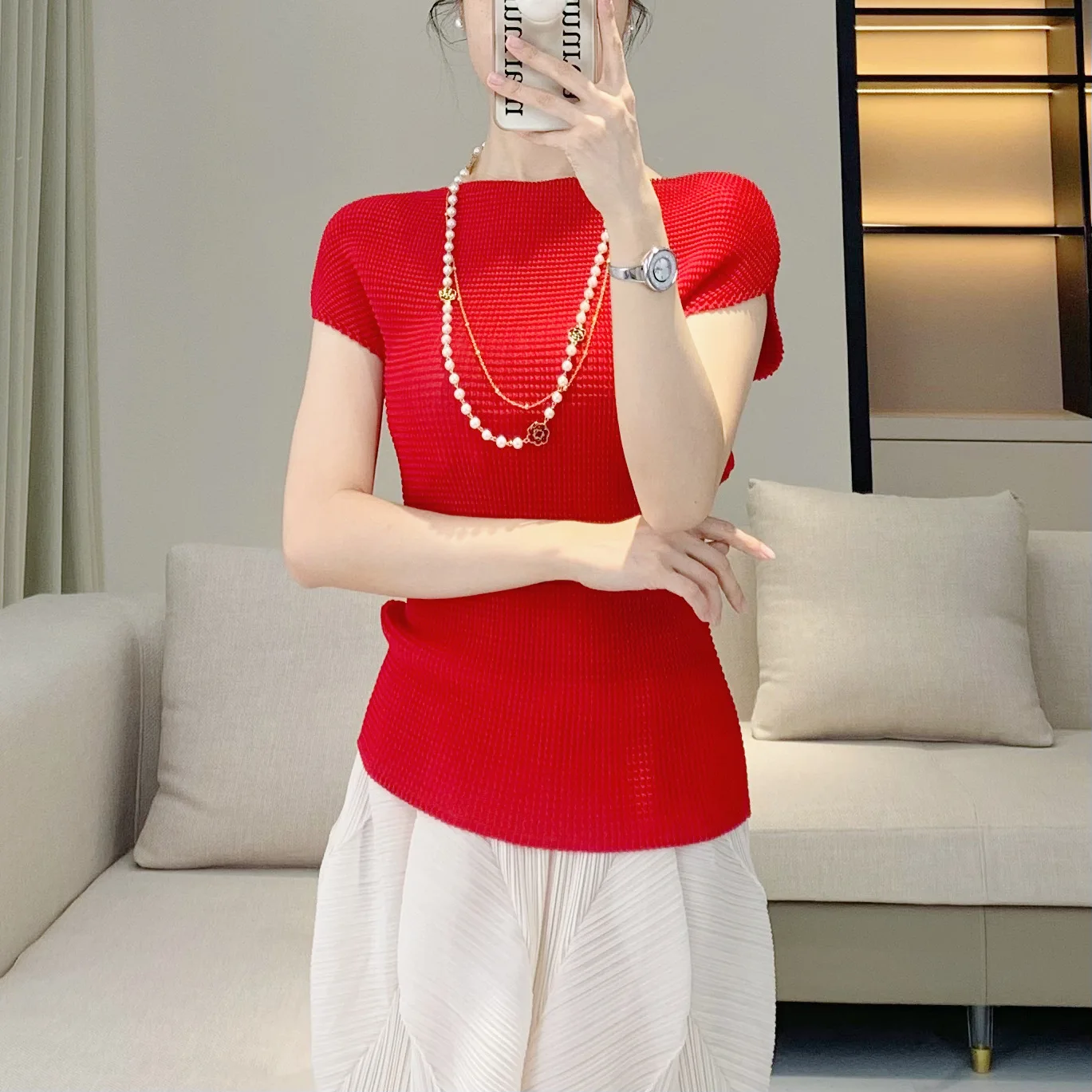 

Pleats Pleated T-shirt 2024 New Summer High-end Casual Short-sleeved T-shirt Round Neck Solid Color Pleated Hundred Tops Women