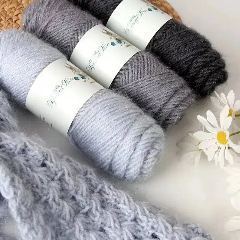 75g/roll Soft Long Squirrel Cashmere Yarn Fine Worsted Hand Knitting Yarn Soft Hat Fashionable Sweater Coat Puffy Warm Knit