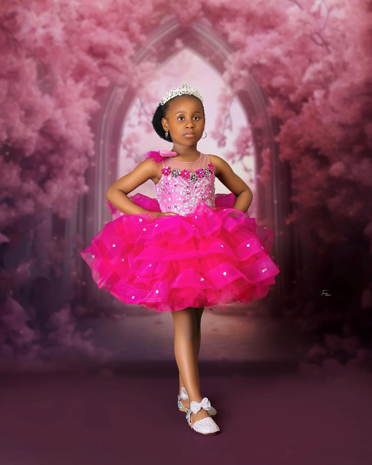 Fucsia Short Girls Birthday Party Dresses Princess Beaded lunghezza al ginocchio Flower Girl Dresses Baby Kids Ball Gowns for Photo Shoot