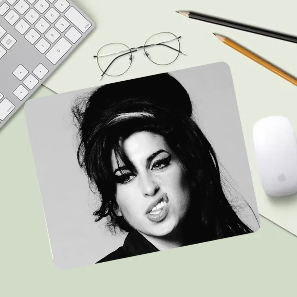 Pop Singer Amy Winehouse Mousepad Computer Desk Mat Table Keyboard Pad Laptop Cushion Non-slip Deskpad