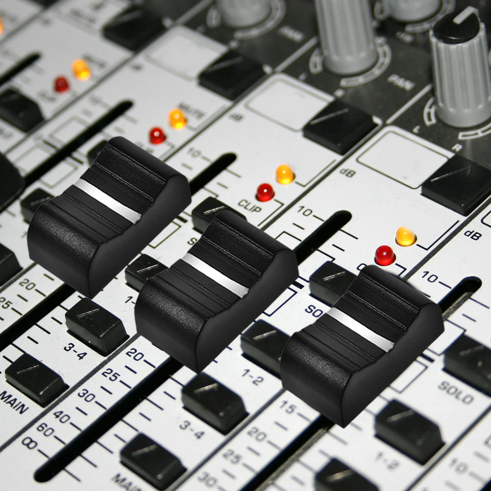 

20pcs Push Keycap 4MM Slider Knobs Black Volume Control Mixer Caps Potentiometer DJ Accessories Console Audio Devices