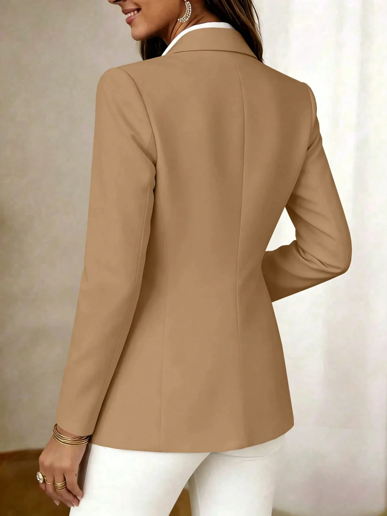 Damen-Blazer, einfarbig, mit Reverskragen, doppelten Knöpfen, langen Ärmeln, schmal geschnitten, für Büro und Anlasskleidung. – Detail 6