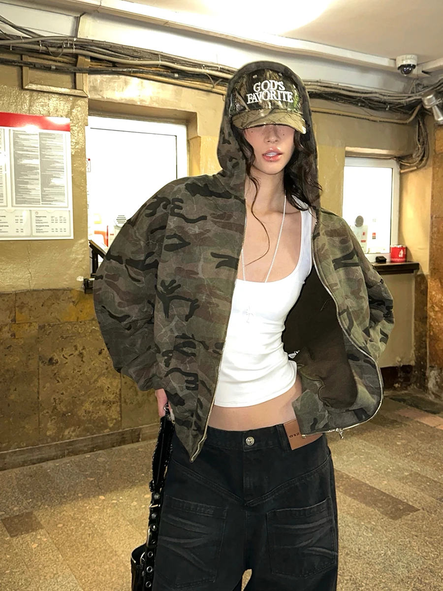 REDDACHiC Women Camouflage Sweatshirt Jacket with Hood Bib Pocket Long Sleeves Zip Up Oversized Cardigan Top Vintage Streetwear