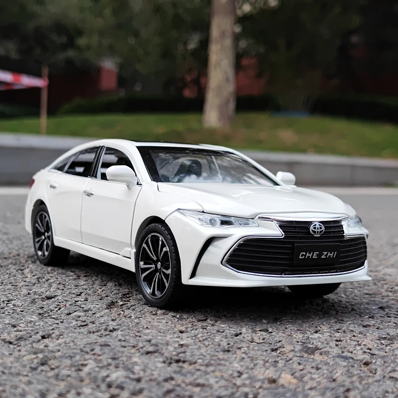 1:24 TOYOTA AVALON Alloy Car Model Diecasts & Toy Vehicles Metal Toy Car Model Simulation Sound and Light Collection Gift A566