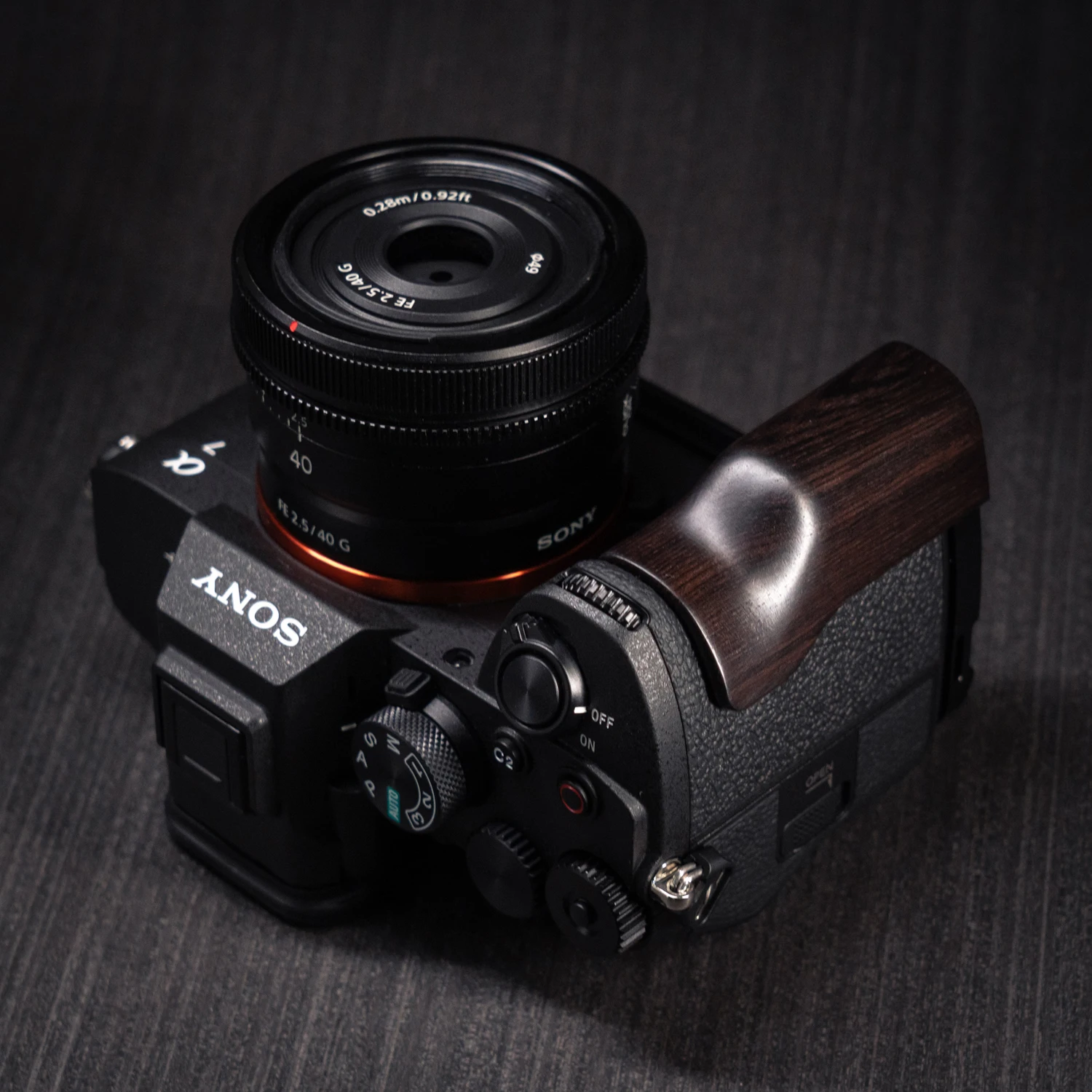 YUWOOD für Sony A7R5 / A7M4 Kamera-Cage mit Holzgriff und integrierter Schnellwechselplatte für Arca-Swiss Cage Rig Kit – Detail 21