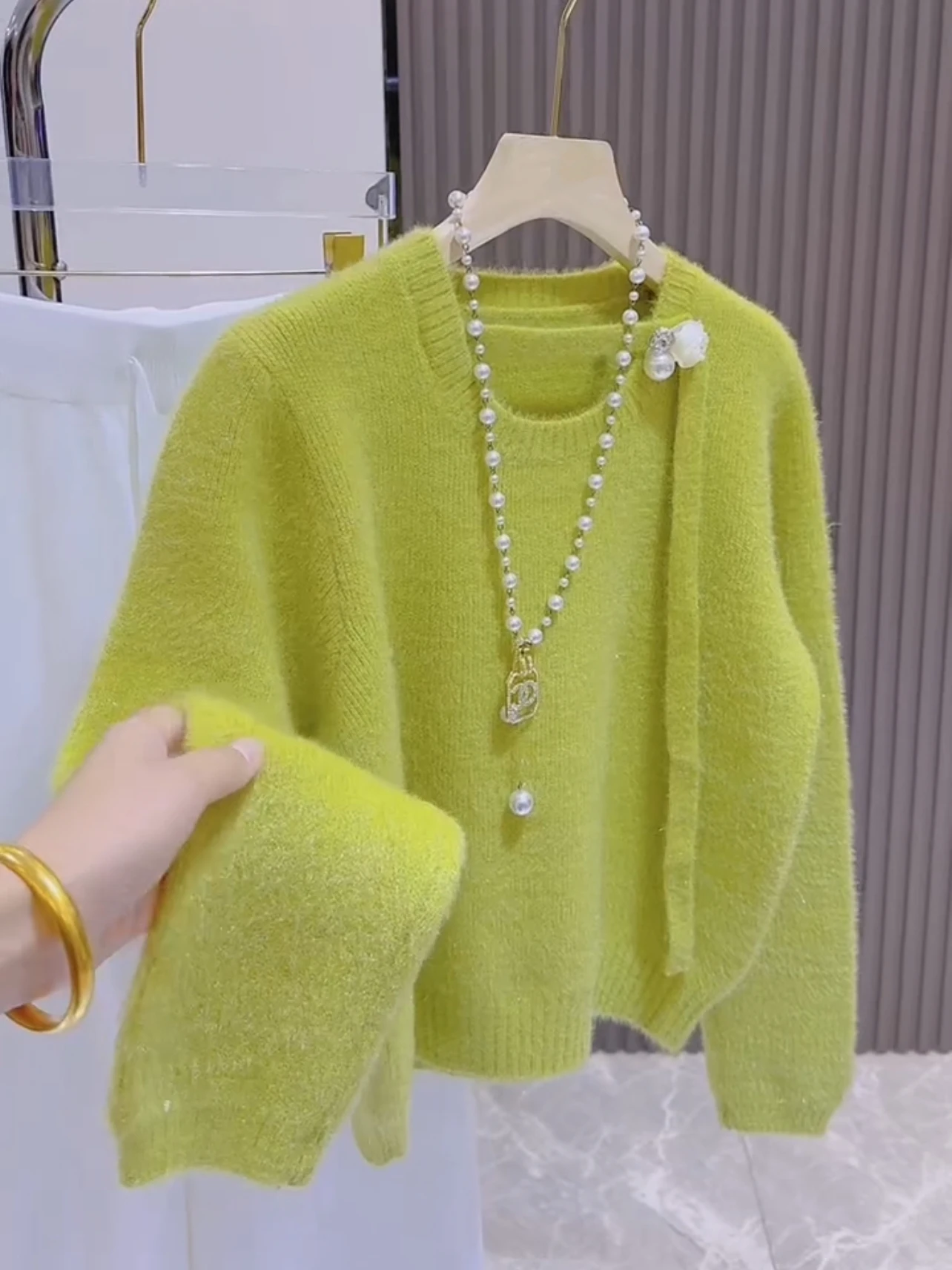 

Korean Sle Soft Knitted Base irt Autumn Winter New Loose Svel Beautiful Age Reducing Sweater for Women Gentle Wind