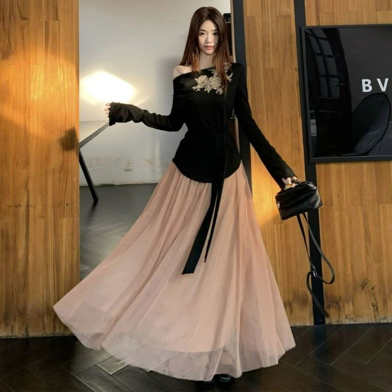 Autumn Fashion Printed Long-sleeved Top Retro Off-the-shoulder Cinched Waist Long-sleeved Knitted Sweater Mesh Drape Skirt Women