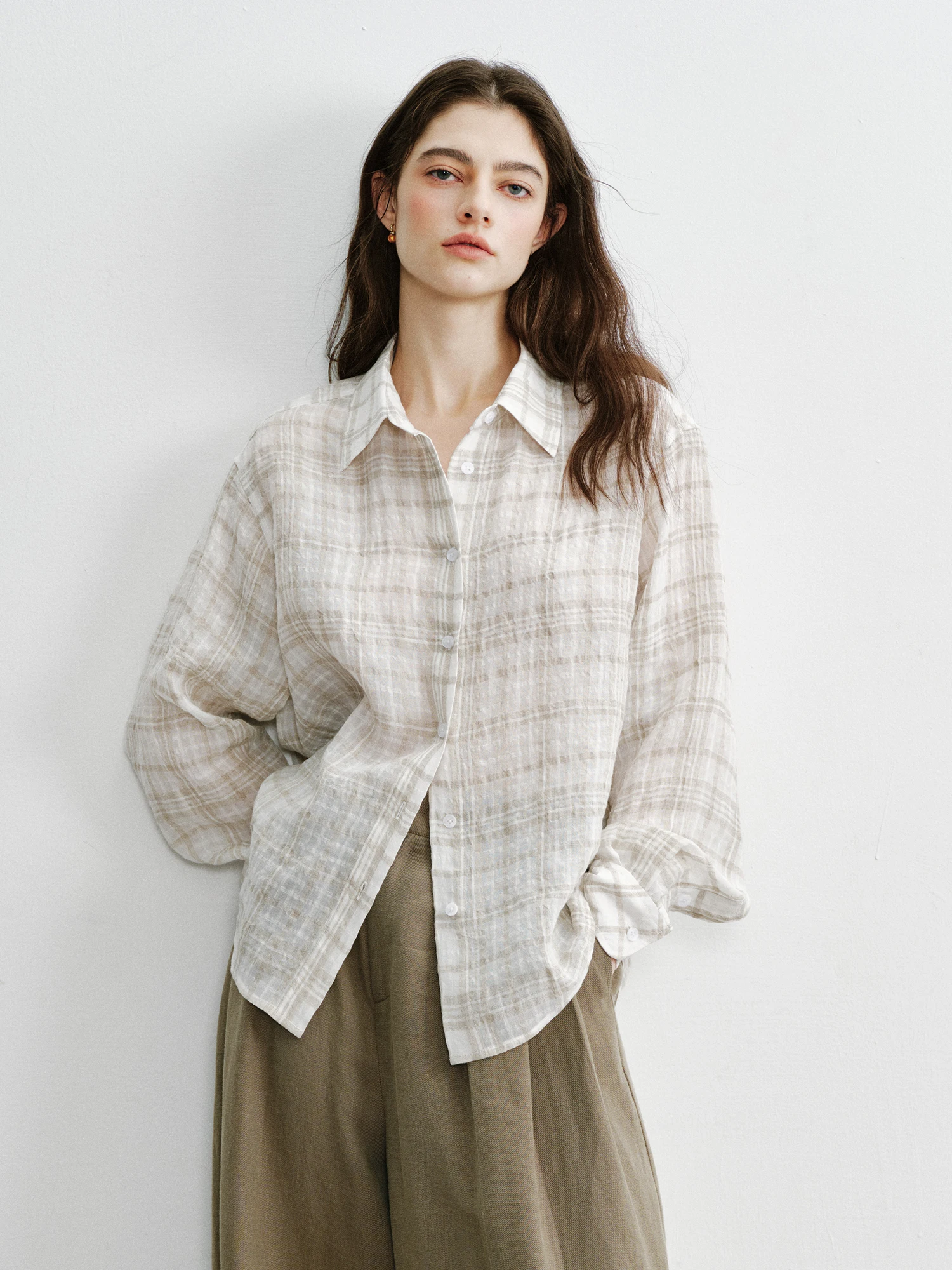 

AIYUTONG Loose Lazy Lightweight Texture Bubble Plaid Linen Long Sleeve Sun Protection Top Women's Casual Shirt