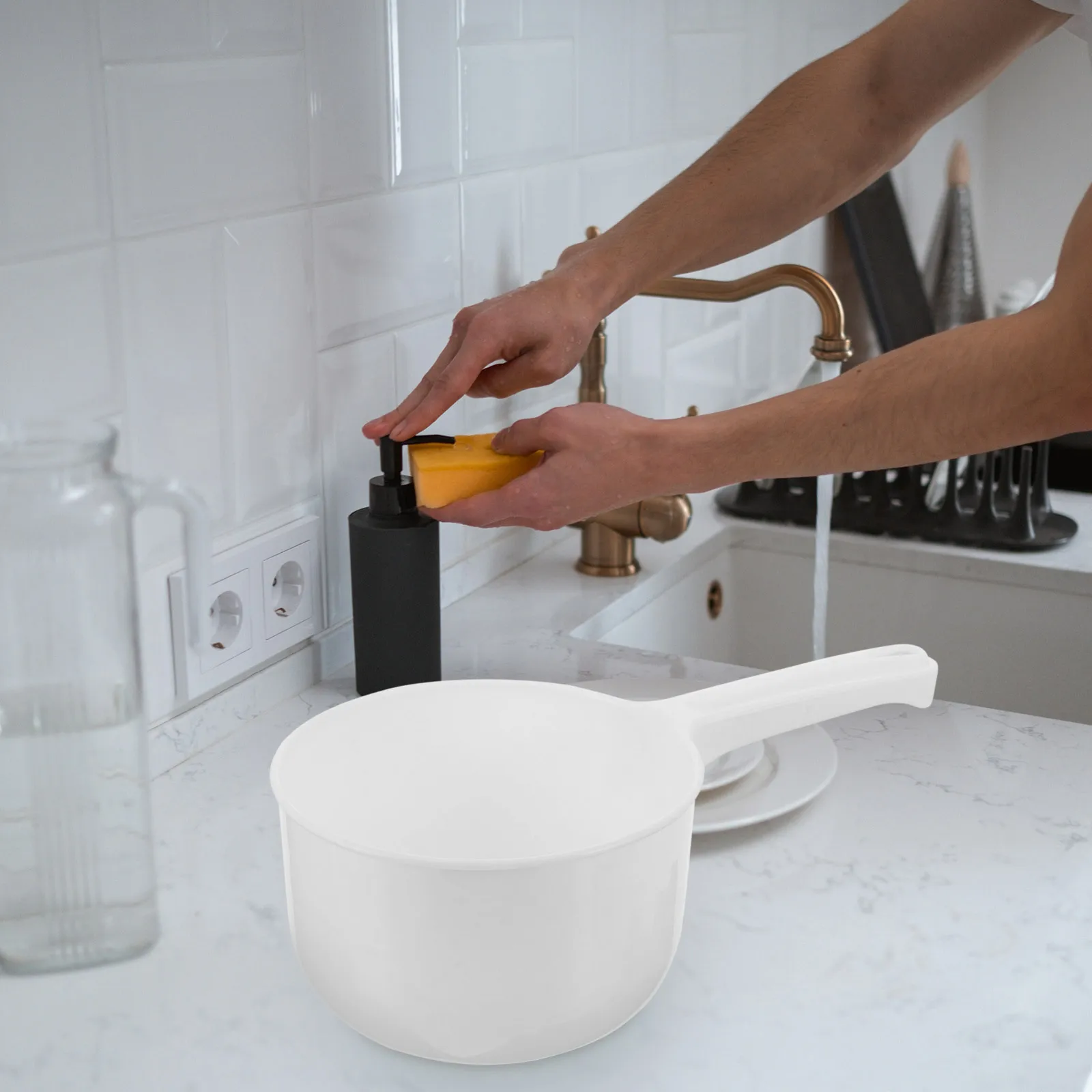 

3Pcs Water Scoop Heavy Duty Multi-Purpose Water Dipper for Home Kitchen Bathroom Flower Watering Convenient Bathing Ladle