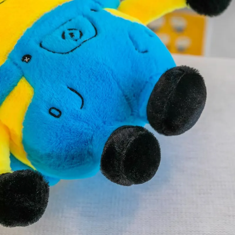 30-40 cm mignon Minions personnages de film jaune jouets en peluche Bob Stuart en jean poupées douces jouets et loisirs cadeau d'anniversaire de noël