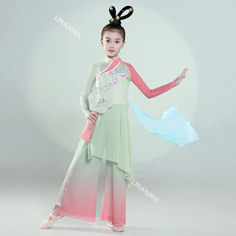 

Light makeup and heavy makeup are always suitable for dance costumes, fan dance, children's classical dance performance costumes