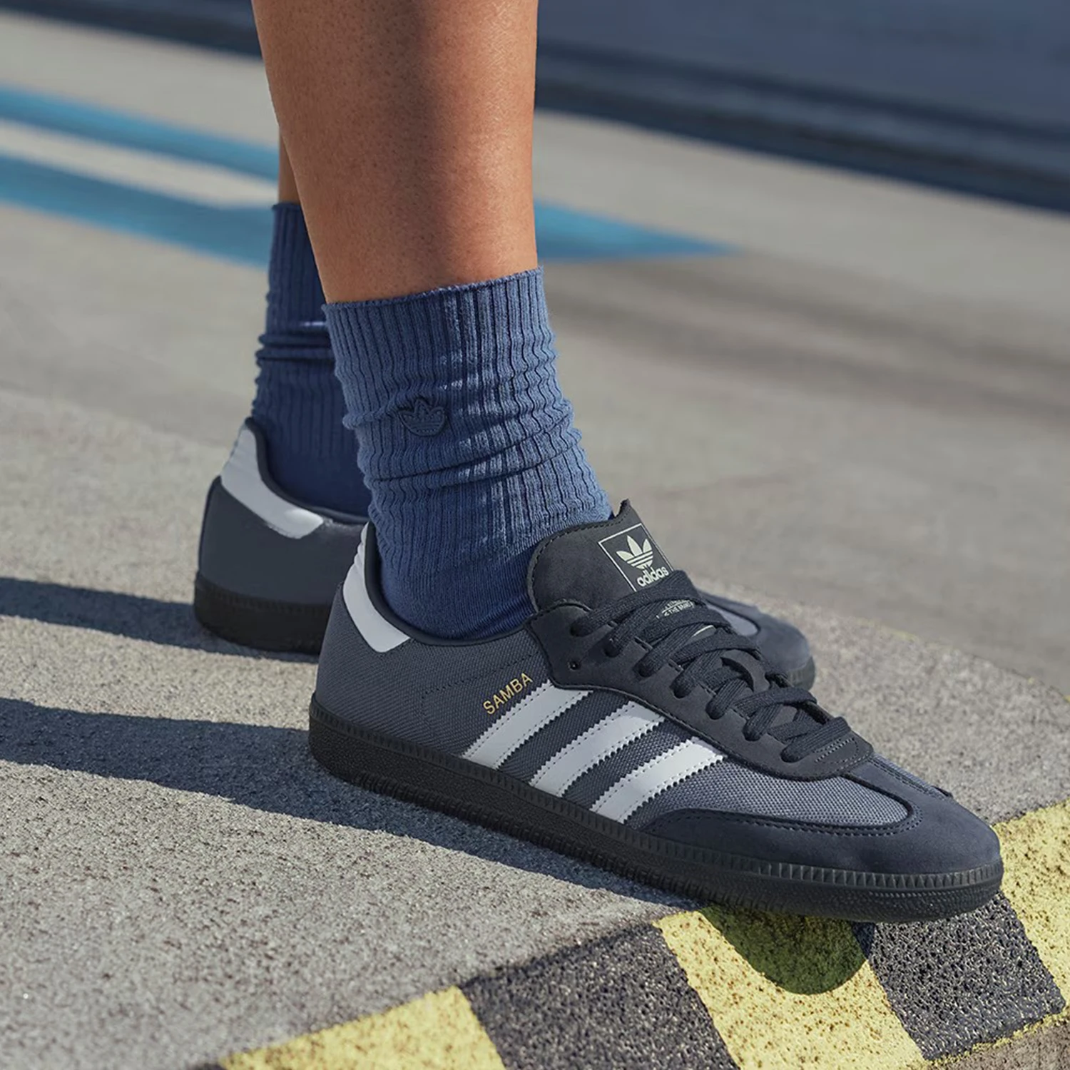 

Официальные оригинальные дышащие кроссовки унисекс Adidas с амортизацией и отскоком ID1454