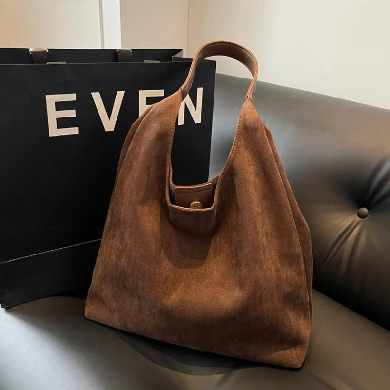 

Simple Casual Retro Frosted Autumn and Winter Large Capacity Women's Shoulder Bag Practical Commuting Tote Bag