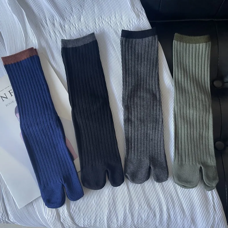 High Quality Spring Autumn Winter Color Split Toe Woman Cotton Socks Solid Color Stripes Comfortable Two-Toed Women's Tabi Sox
