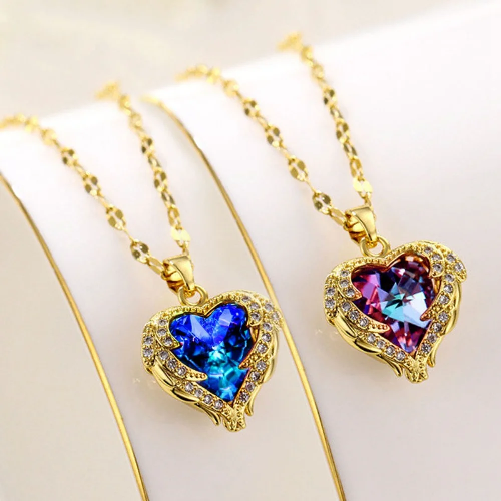 Exquisite Pretty Titanium Steel Golden Ocean Heart Necklace Women's Heart-shaped Gemstone Pendant Necklace Fashion Design Gif