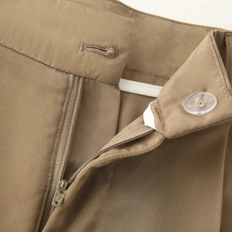 Calça feminina cáqui cintura média plissada perna larga – calça fluida de cetim com cinto e bolsos para uso casual de verão elegante