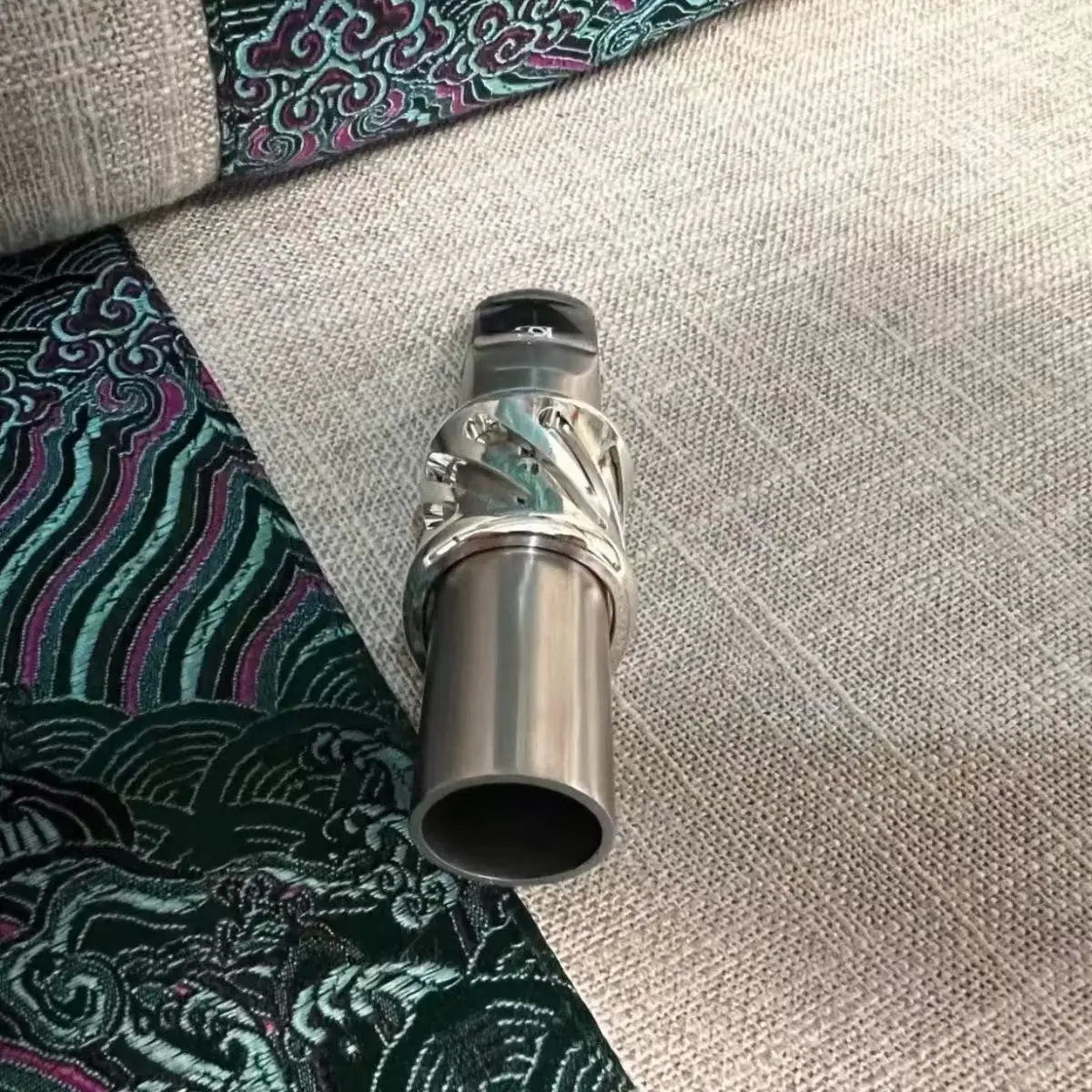 Clip de Ligadura Plateado para Saxofón, Exclusivo para Boquilla de Saxofón Alto Beechler