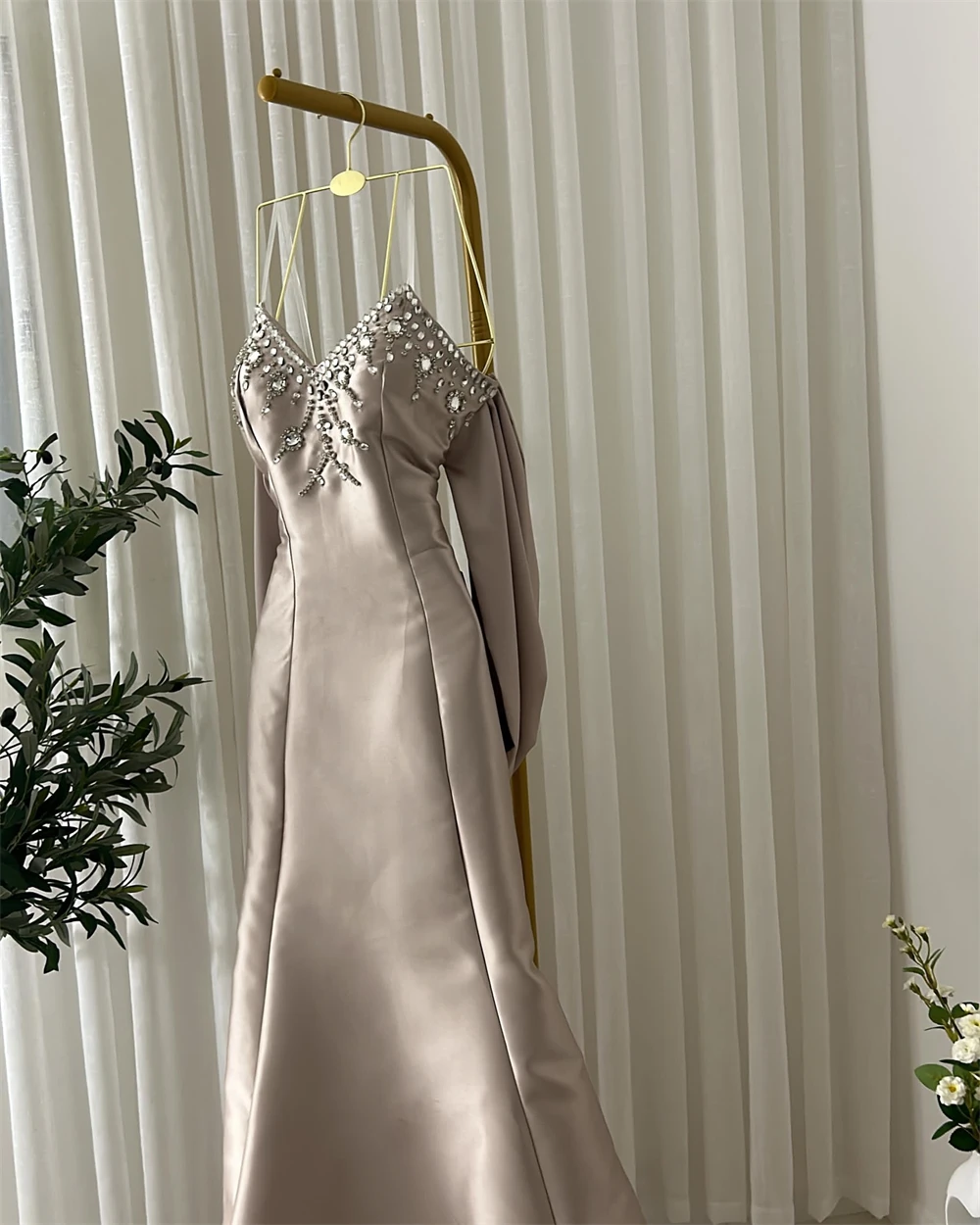 Высококачественное вечернее платье русалки в Саудовской Аравии по индивидуальному заказу, блестящие вечерние платья с кристаллами, простые платья для выпускного вечера с v-образным вырезом и молнией сзади