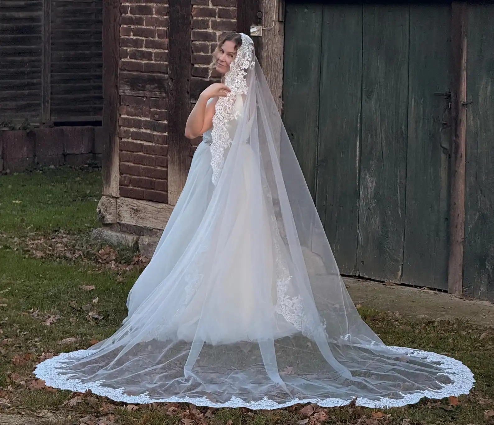 Ivory Wedding Veil Royal Cathedral Lace Soft Tulle Mantilla Lace Edge Embroidered Bridal Veil Vintage Wedding Dress Accessories